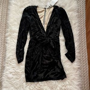 Long Sleeve Black Velvet V-Neck Mini Dress